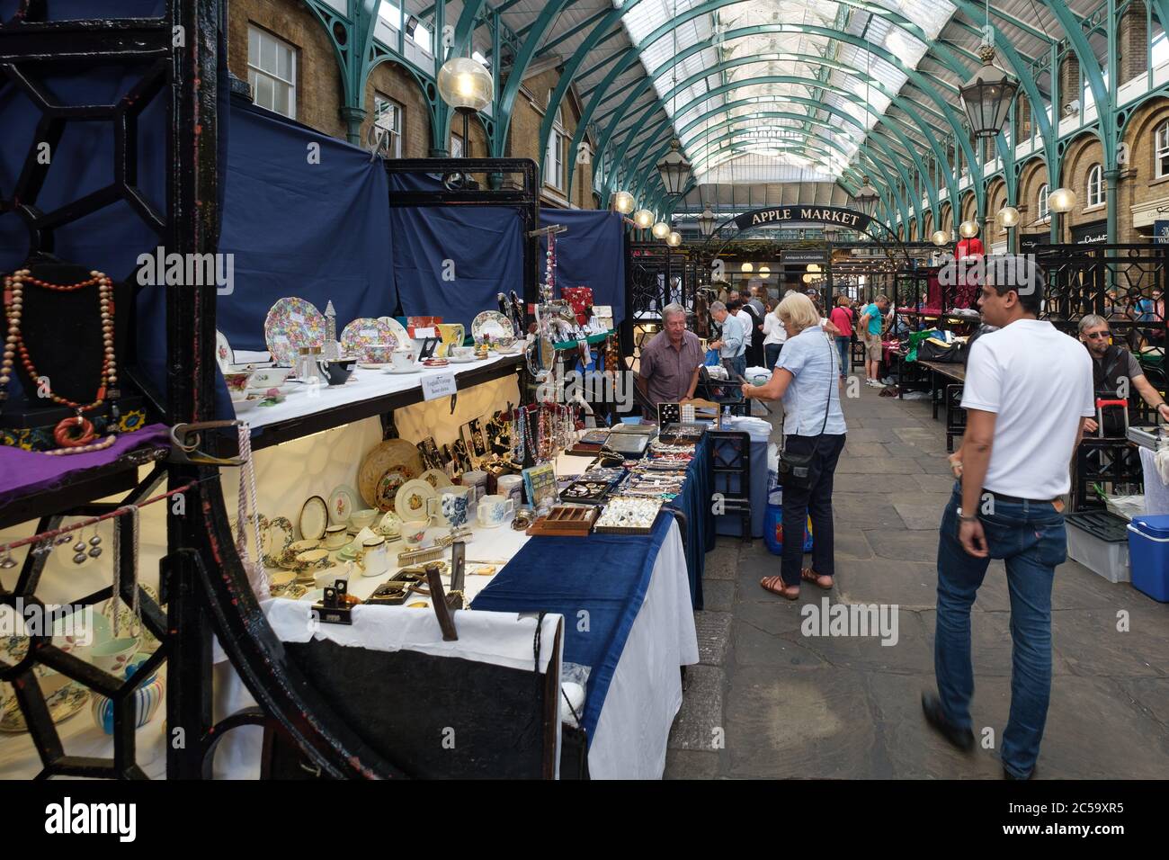 Der Apple Market in Covent Garden in London Stockfoto Der Apple Market in Covent Garden in London Stockfoto