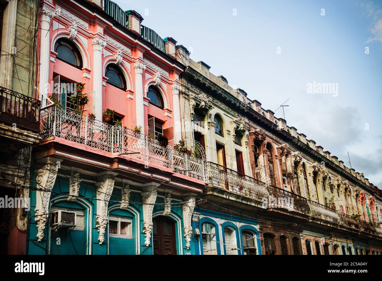 Spanische Kolonialarchitektur in Havanna, Kuba, Karibik Stockfoto