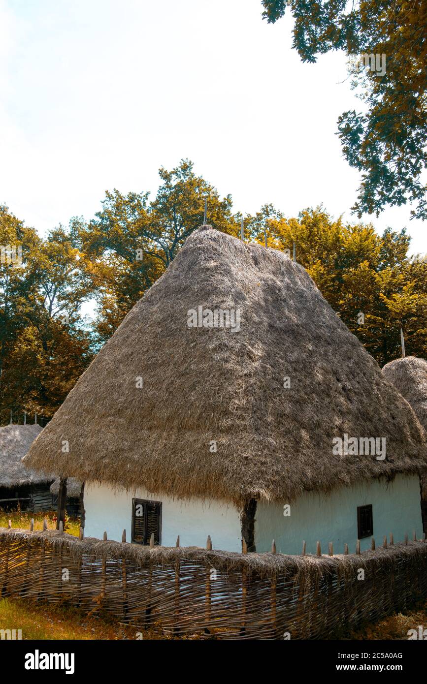Traditionelles Haus aus Stroh und Ton Stockfotografie