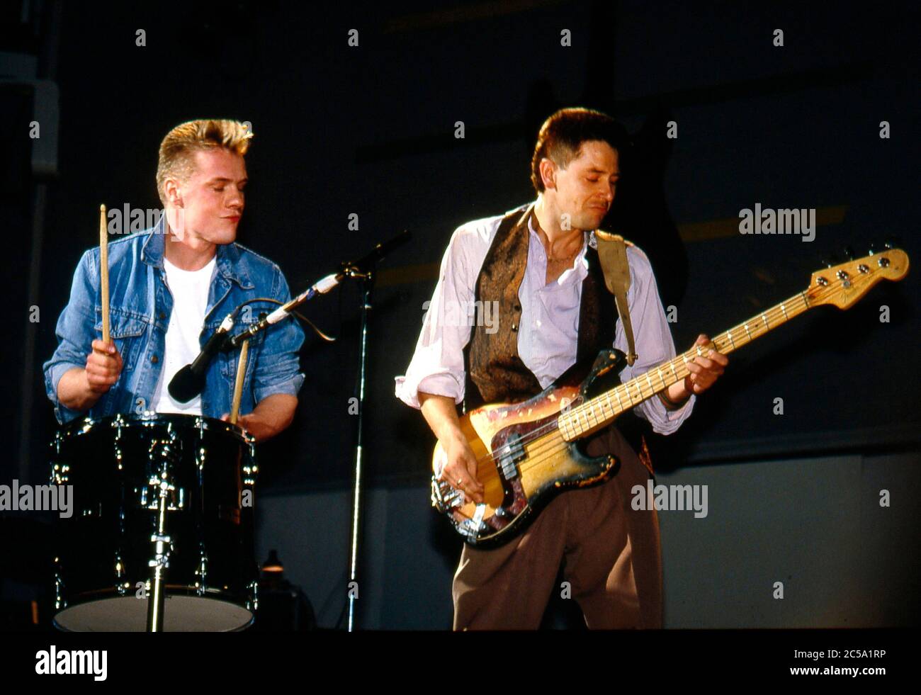 U2 beim Selbsthilfekonzert für Arbeitslose in Irland am RDS Anglesea Stand, Ballsbridge, Dublin, Irland 17. Mai 1986: Larry Mul Stockfoto