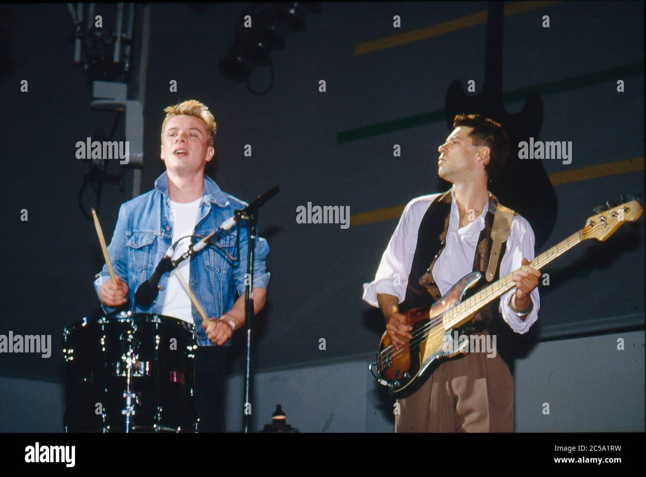 U2 beim Selbsthilfekonzert für Arbeitslose in Irland am RDS Anglesea Stand, Ballsbridge, Dublin, Irland 17. Mai 1986: Larry Mul Stockfoto