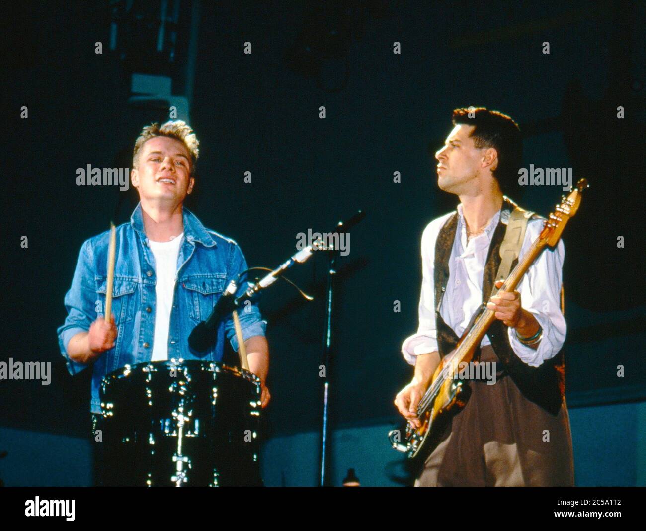 U2 beim Selbsthilfekonzert für Arbeitslose in Irland am RDS Anglesea Stand, Ballsbridge, Dublin, Irland 17. Mai 1986: Larry Mul Stockfoto