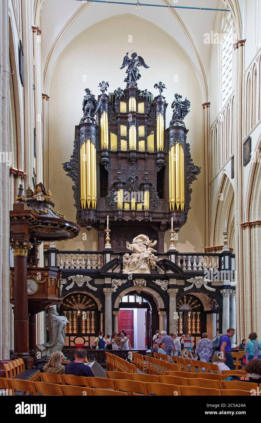Orgel, original 1719, Musikinstrument, verzierte Kanzel, Sint-Salvator Kathedrale, Heiliger Erlöser, 12-15 Jahrhunderte, religiöses Gebäude, Catholi Stockfoto