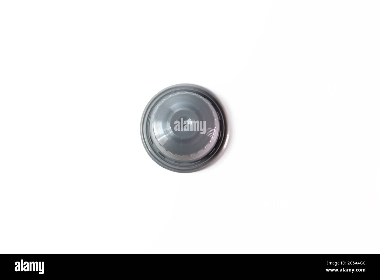 Draufsicht auf eine Kaffeekapsel auf einem weißen sauberen Hintergrund. Kapsel Kaffeetasse. Stockfoto