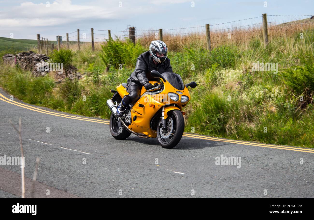 1998 Yellow Triumph Daytona 955i Stockfoto