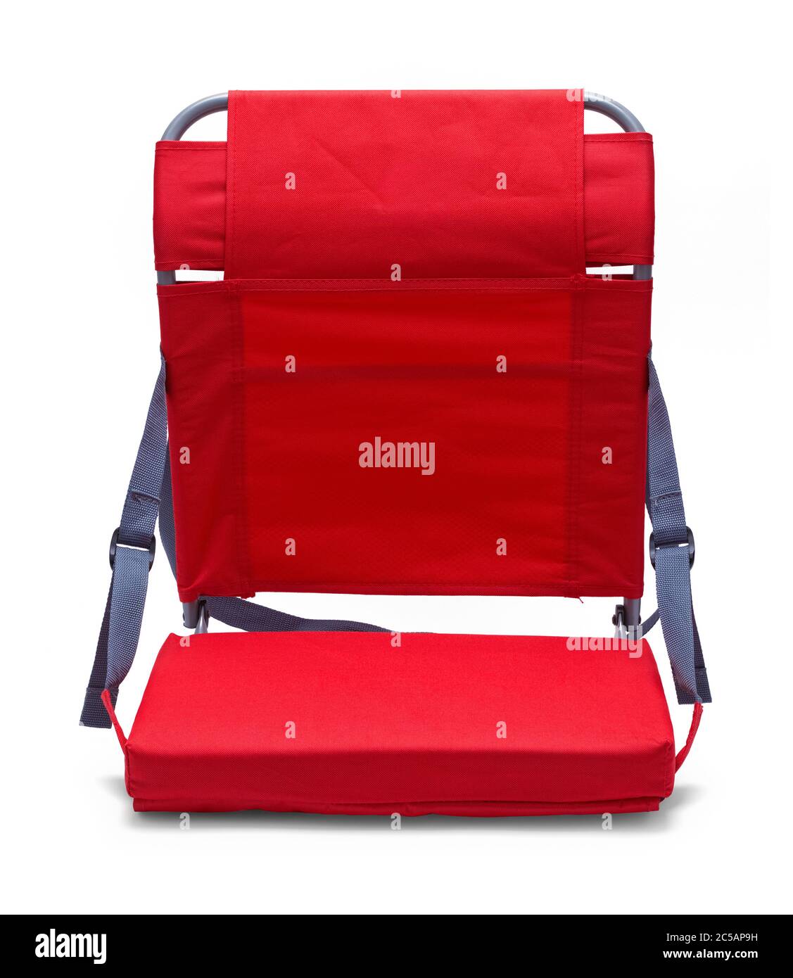 Faltbarer roter Sportstuhl für Sitzbank Tribüne isoliert auf Weiß. Stockfoto