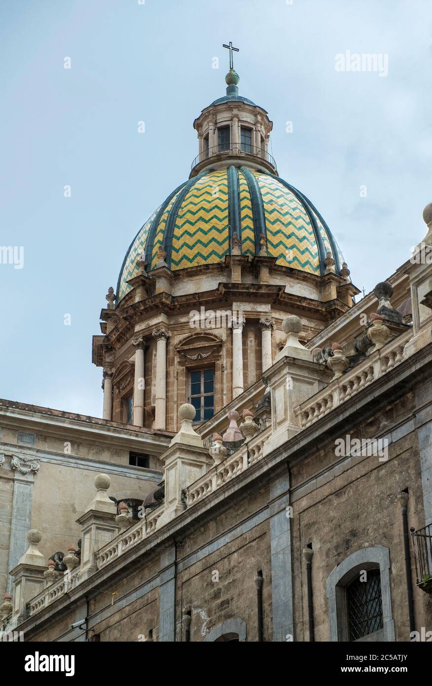 Sizilianische Barockkirche San Giuseppe dei Teatini, in der Nähe der Quattro Canti, am Anfang des 17. Jahrhunderts, Palermo, Sizilien, Italien gebaut Stockfoto