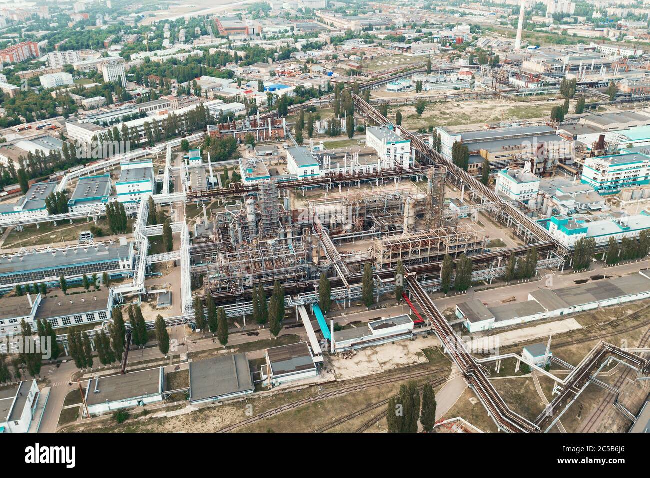 Luftaufnahme Öl- und Gasraffinerie petrochemische Fabrik, Stadt Industriegebiet. Stockfoto
