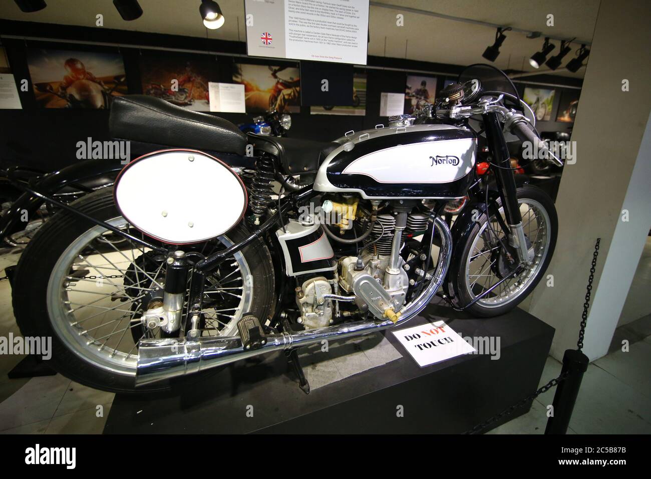1971 Norton Commando Long Range 750 bei San Diego Automotive Museum Stockfoto