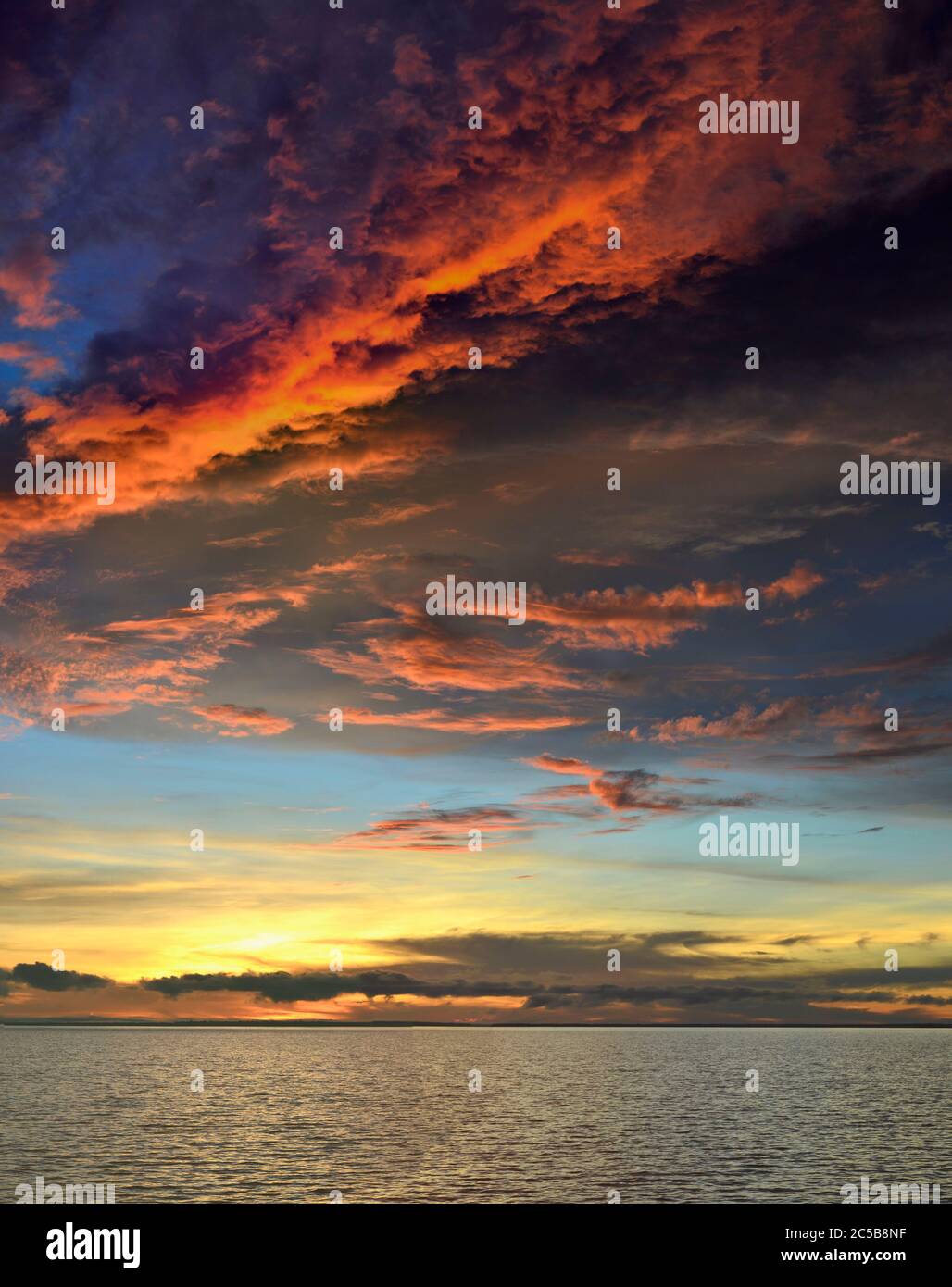 Sonnenaufgang über Amazon Stockfoto