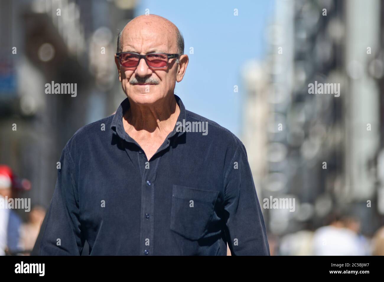 Italienisch Senior cityzen in Via Sparano da Bari, Bari, Italien Stockfoto