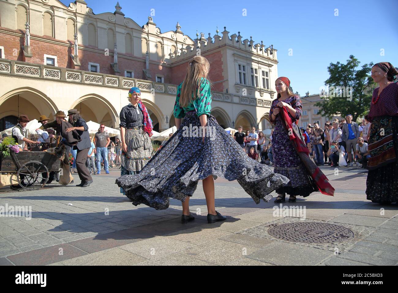 Krakau / Polen - 5. Juli 2019: Aufführung mit dem Titel DROM - auf den Pfaden der Roma, gespielt vom KTO-Theaterstudio während des Straßentheaterfestivals Stockfoto