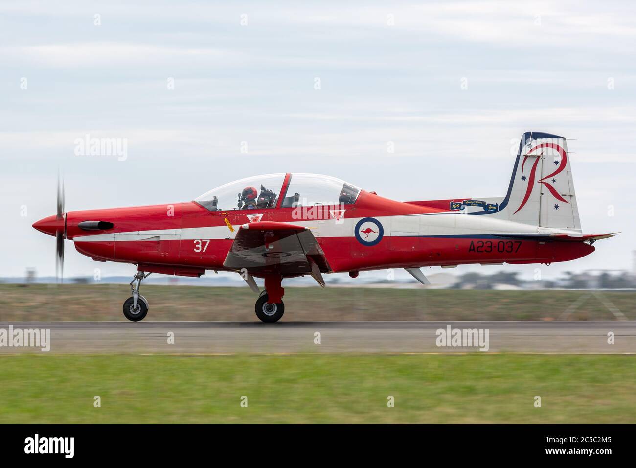 Pilatus PC-9A Trainerflugzeug A23-037 vom Royal Australian Air Force (RAAF) Roulettes Formation Kunstflug-Display-Team. Stockfoto