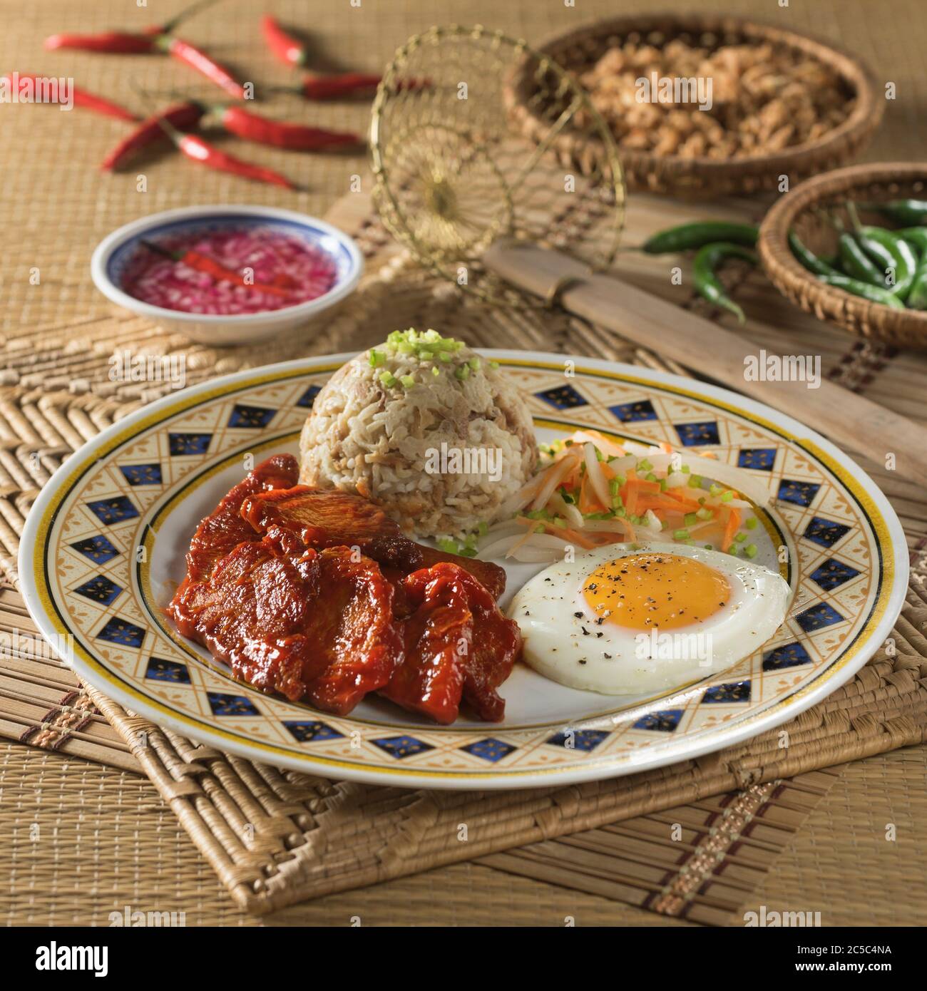 Tosilog Philippinisches Frühstücksgericht. Philippinische Küche Stockfoto