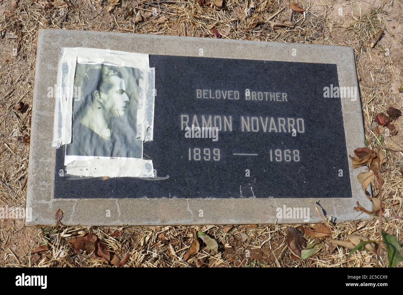 Los Angeles, Kalifornien, USA 1. Juli 2020 EINE allgemeine Ansicht der Atmosphäre des Grabes Ramon Novarro auf dem Friedhof von Calvary und der Leichenhalle am 1. Juli 2020 in Los Angeles, Kalifornien, USA. Foto von Barry King/Alamy Stockfoto Stockfoto