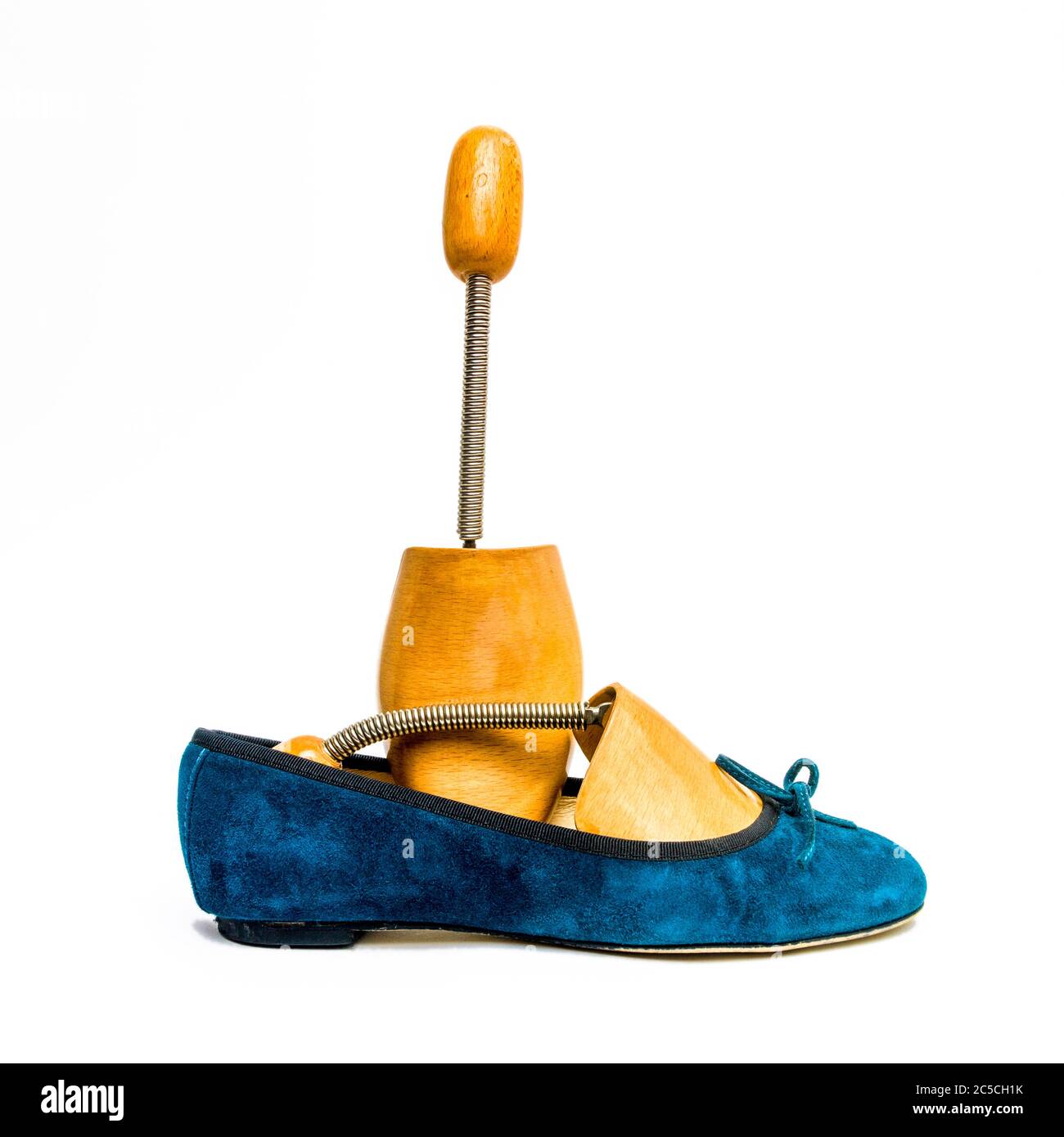 Holzschuhbaum, um Ihre Schuhe in Form zu halten, geeignet für verschiedene Styles und Größen Stockfoto