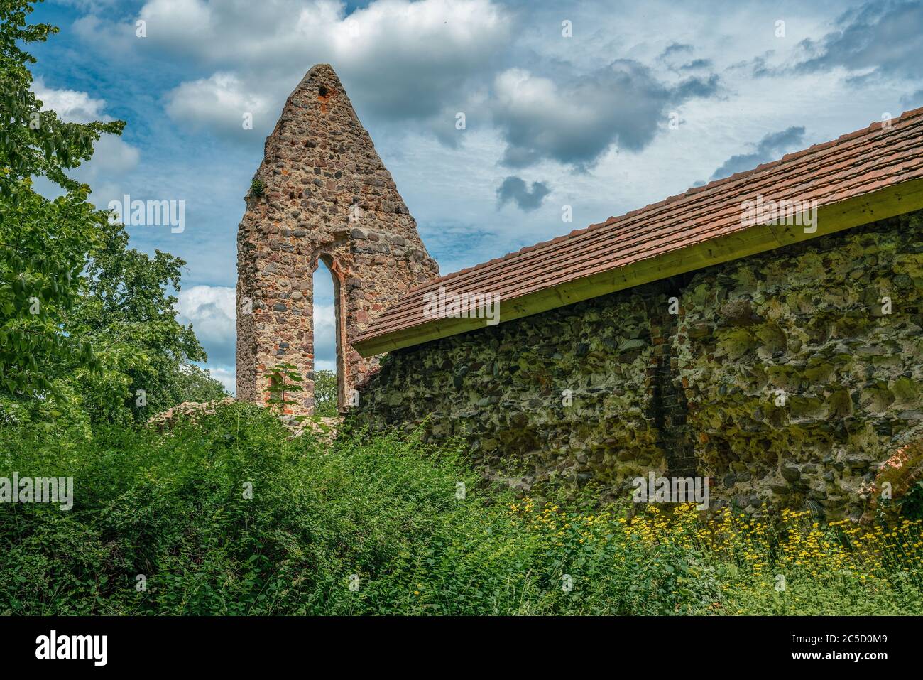 Ruinen der historischen Abtei Lindow in Brandenburg Stockfoto