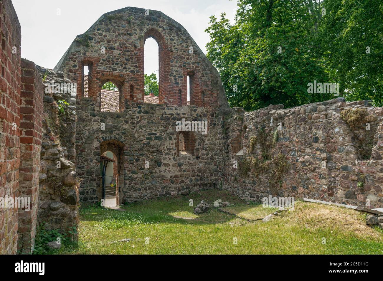 Ruinen der historischen Abtei Lindow in Brandenburg Stockfoto