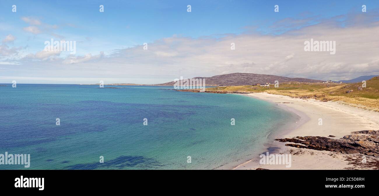 Der weiße Sand und das kristallklare Wasser von ERISKAYS PRINCE CHARLES BAY, ERISKAY, OUTER HEBRIDES, SCHOTTLAND Stockfoto