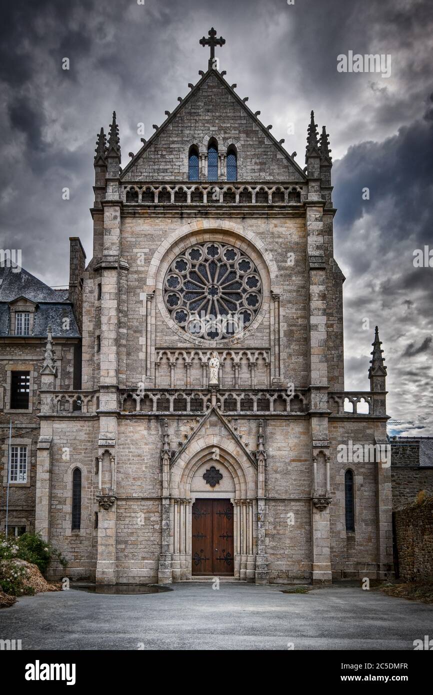 Chapelle du Counvent des Cordeliers, Dinan, Frankreich, Europa. Es wurde nach dem Fall in Verfall, seit 1900 im ursprünglichen gotischen Stil wieder aufgebaut. Stockfoto