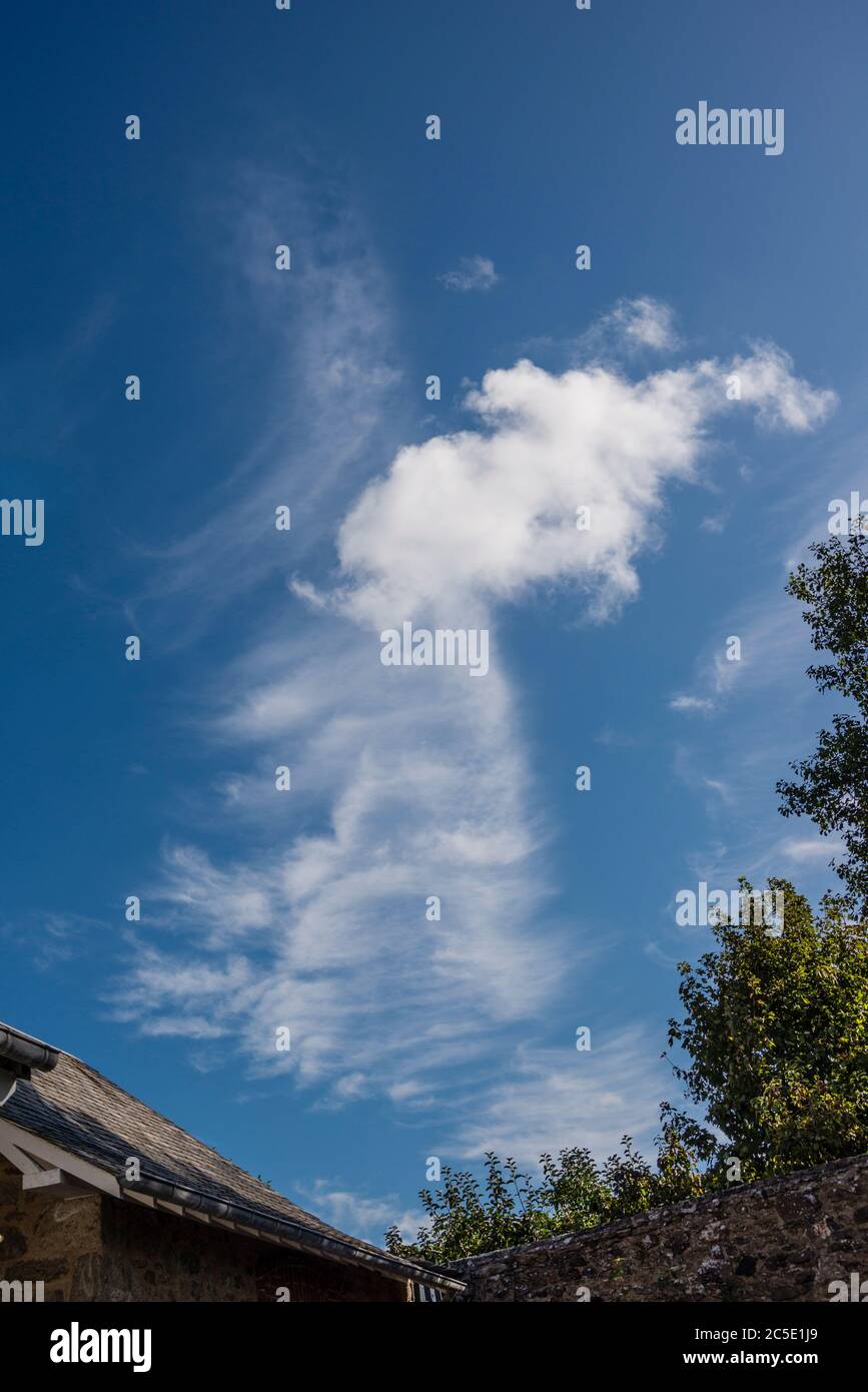 Wolken in Form von Großbritannien Stockfoto