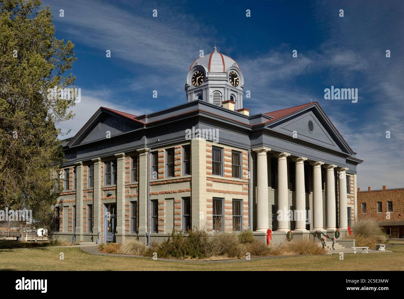 Jeff Davis County Courthouse, 1911, Classic Revival Style, Beaux-Arts Uhrenturm, in Fort Davis, Texas, USA Stockfoto