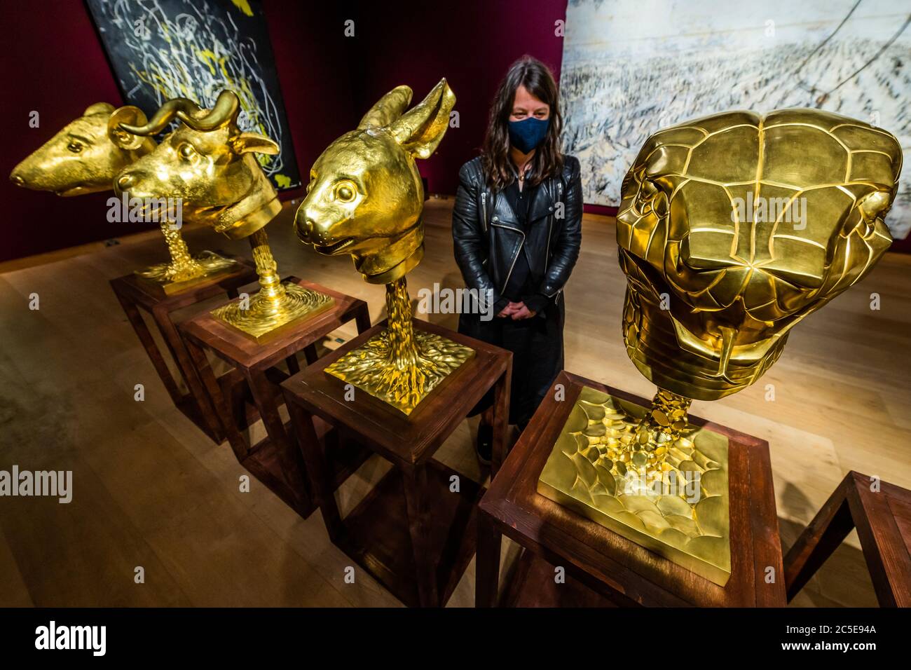 London, Großbritannien. Juli 2020. AI Weiwei, Circle of Animals/Zodiac Heads - eine Auflage von acht plus vier Artist's Proof est £180,000-250,000 - Christie's hat jetzt nach Vereinbarung eröffnet, nur, in London und diese Woche enthüllt The World is A Sphere: Art from the Faurschou Foundation, Online 3 - 16 Juli. Kredit: Guy Bell/Alamy Live Nachrichten Stockfoto