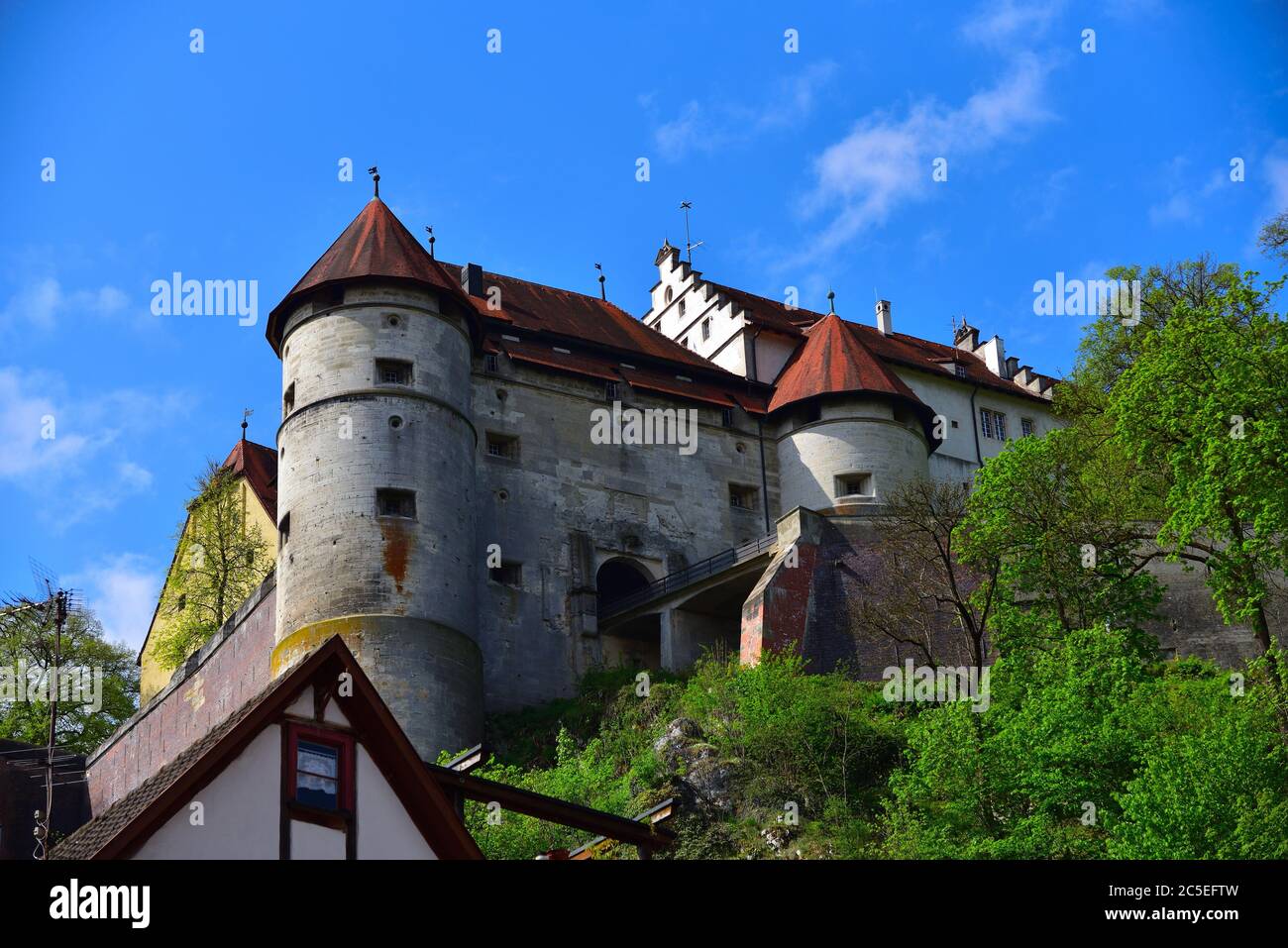 Mittelalterliche Burg Hellenstein steht auf einem Hügel mitten in der Stadt, Heidenheim, Schwäbische Alb, Deutschland, Europa, Reisen Stockfoto