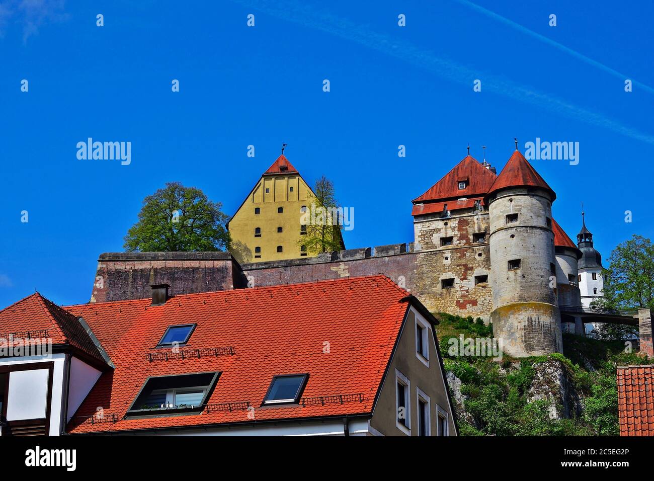 Mittelalterliche Burg Hellenstein steht auf einem Hügel mitten in der Stadt, Heidenheim, Schwäbische Alb, Deutschland, Europa, Reisen Stockfoto