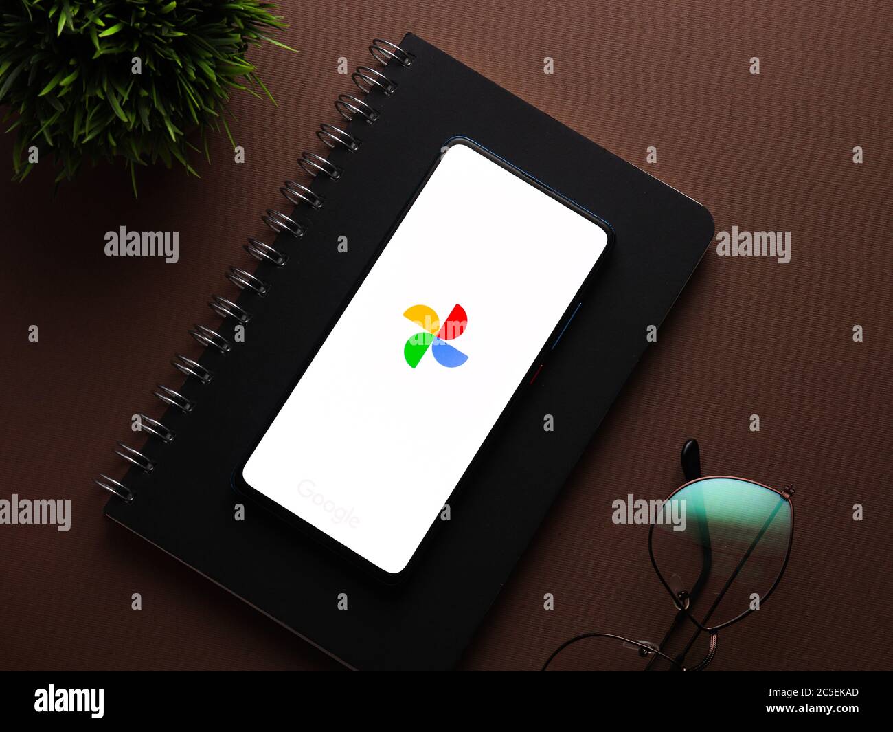 Assam, indien - 1. Juli 2020 : Neues google Foto App Logo. Stockfoto