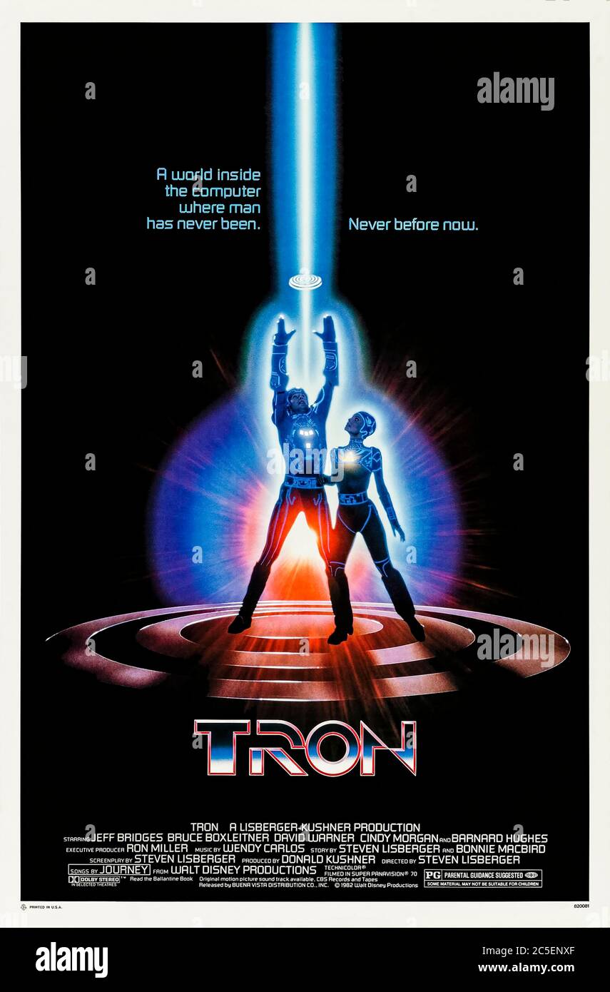 Tron (1982) Regie Steven Lisberger mit Jeff Bridges, Bruce Boxleitner, David Warner und Cindy Morgan. Ein Computerhacker und Programmierer wird innerhalb der Software eines Computers transportiert und schließt sich mit Tron zusammen, um das Master Control Program zu stoppen, das die Kontrolle über die digitale Welt ergreißt. Stockfoto