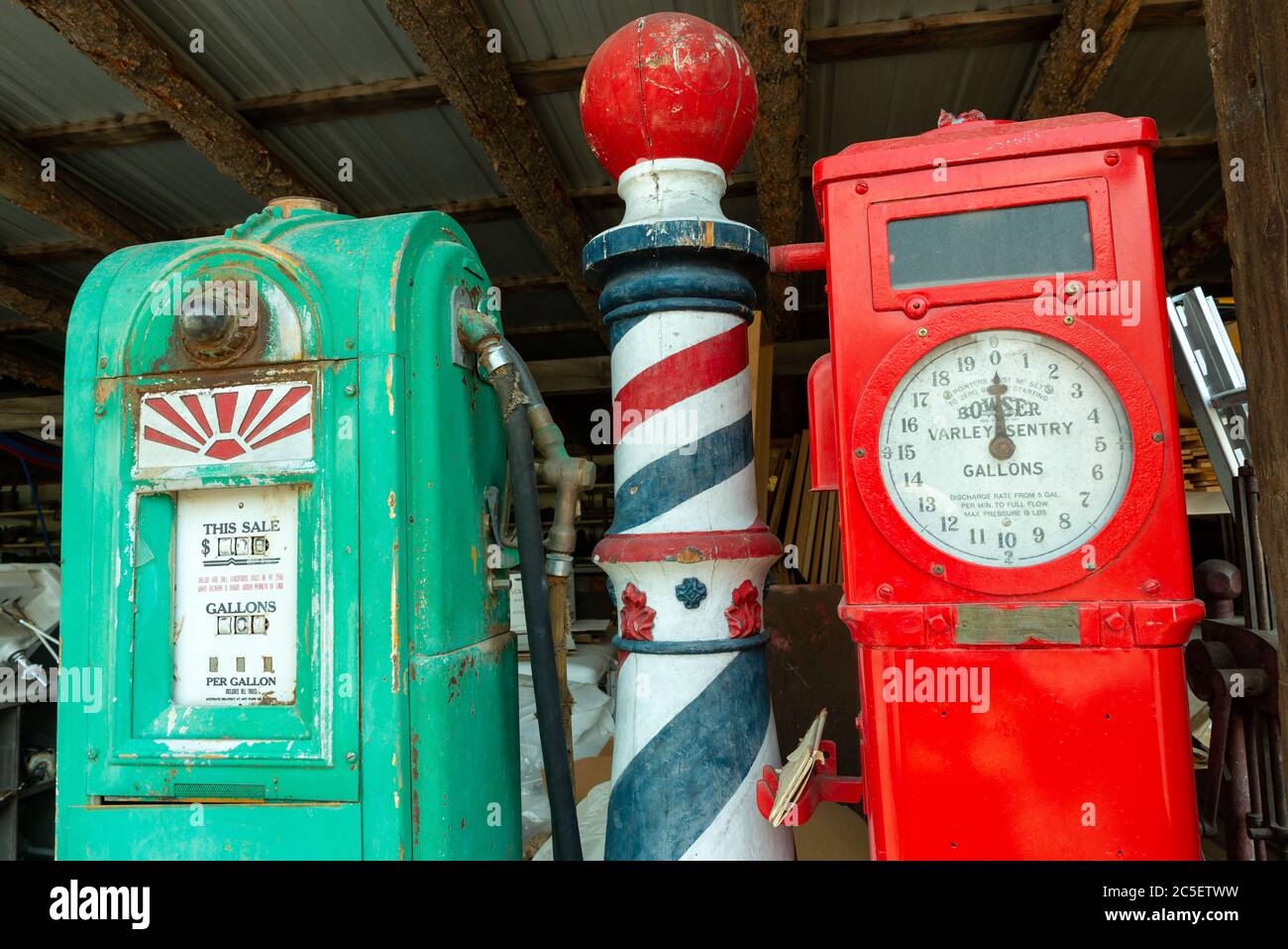 Retro Petrol Gasoline Pumps Stockfotos Und Bilder Kaufen Alamy