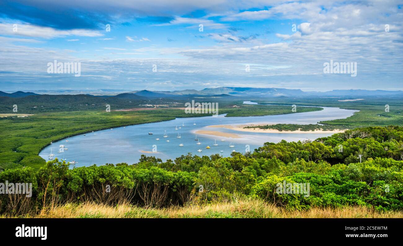 Blick auf Cooktown und den Endeavour River vom Cook's Lookout auf Grassy Hill, Cooktown, Cape York Penunsula, Far North Queensland, Australien Stockfoto