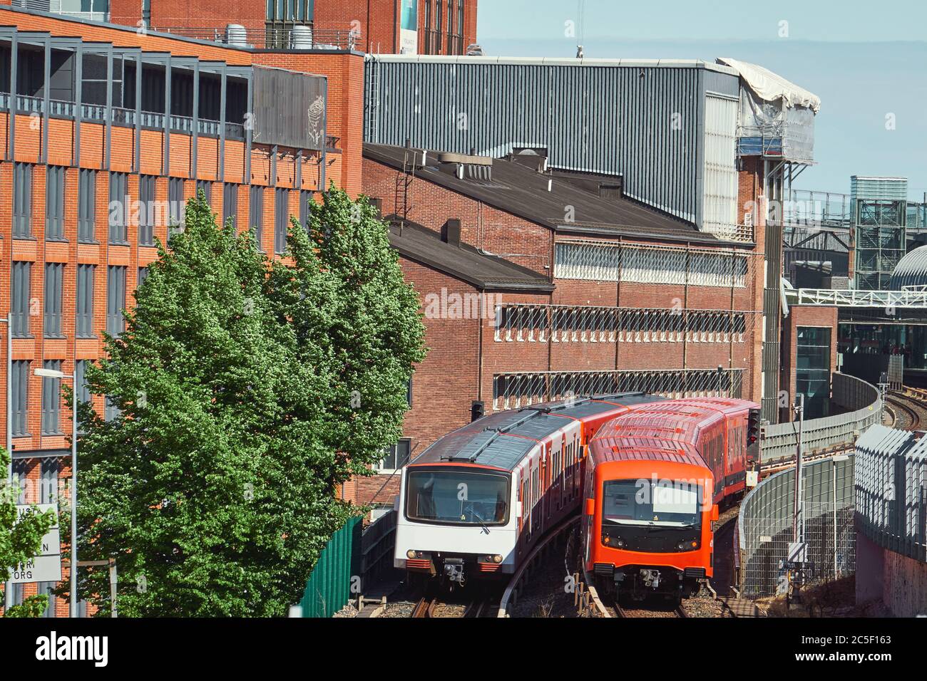 U-Bahn-Züge im Zentrum von Helsinki, Finnland Stockfoto