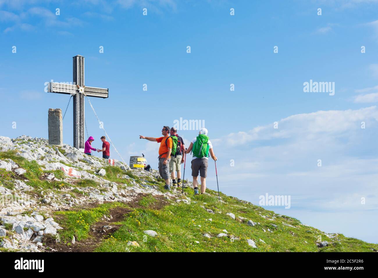 Sankt Barbara im Mürztal: Berg hohe Veitsch (Veitschalpe), Gipfelkreuz, Wanderer, Bergsteiger in Hochsteiermark, Steiermark, Steiermark, Österreich Stockfoto