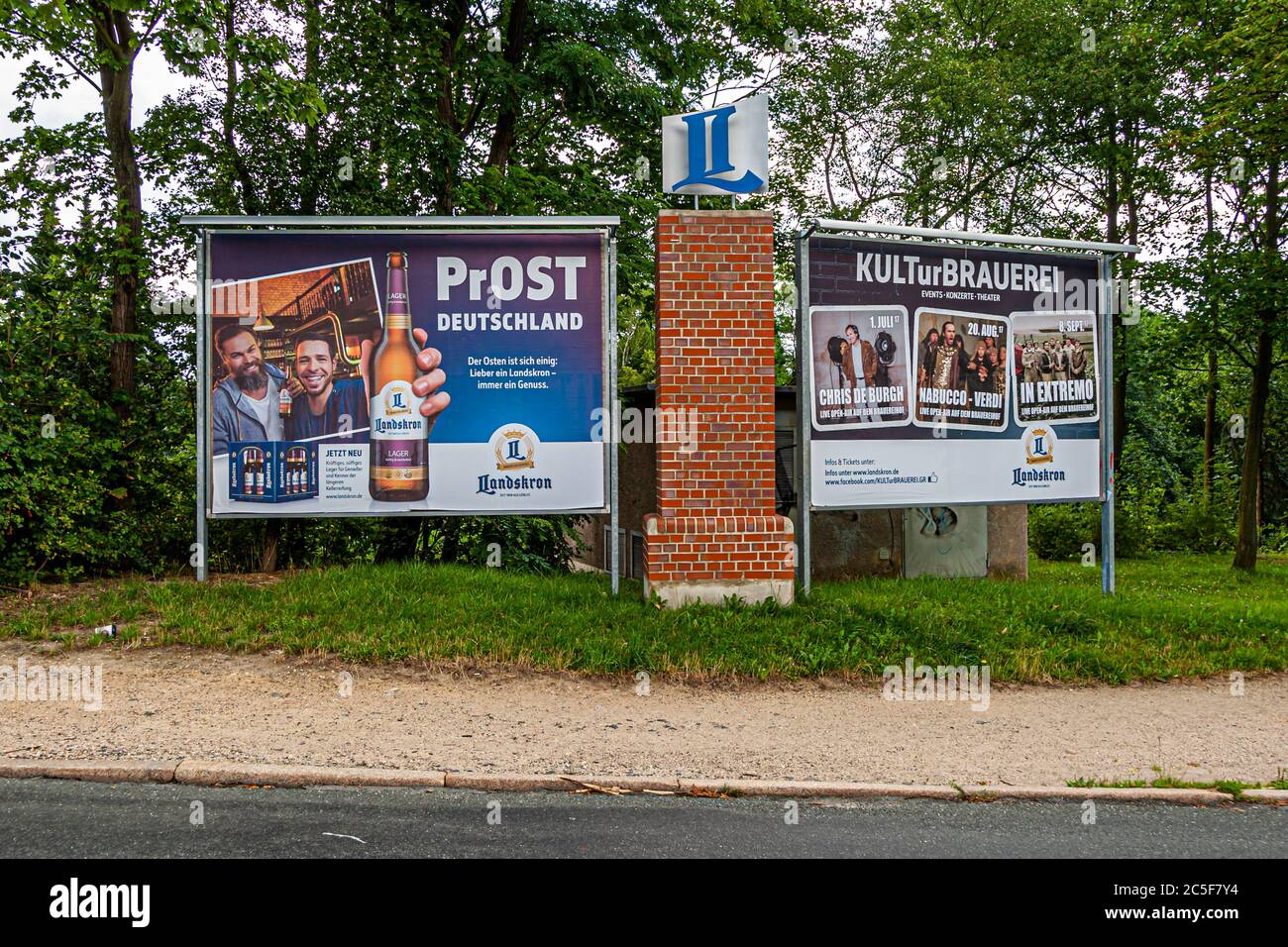 Werbeplakate verweisen auf die Kulturbrauerei und das Bier der Landskron-Brauerei in Görlitz Stockfoto