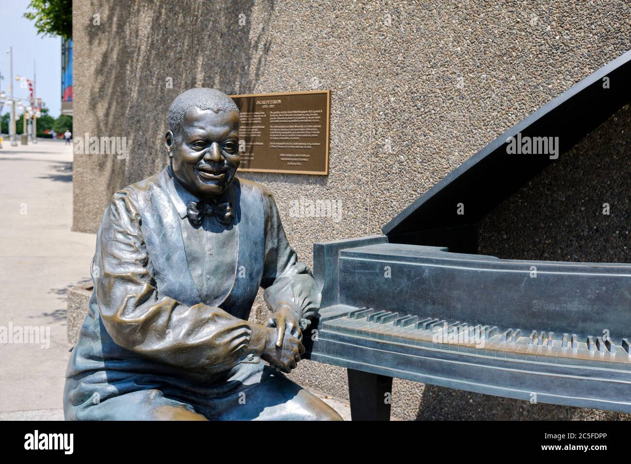 In der Nähe Uo der Bronzestatue von Oscar Peterson, in Ottawa, Kanada Stockfoto