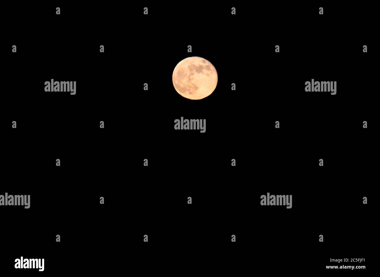 Mond Nahaufnahme zeigt die Details der Mondoberfläche. Stockfoto
