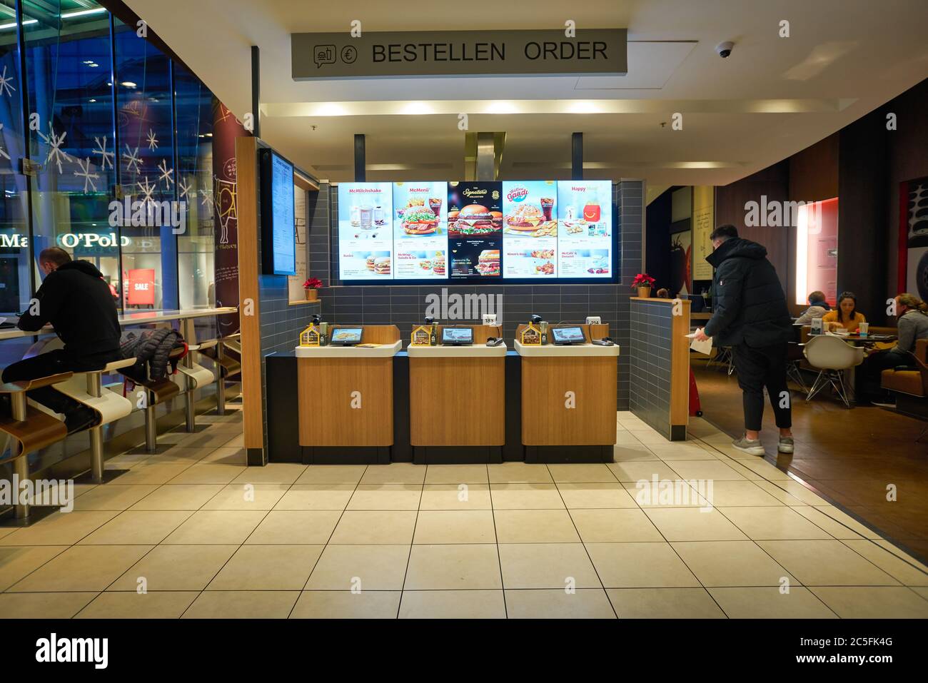 Mcdonalds Munich Stockfotos Und Bilder Kaufen Seite 2 Alamy
