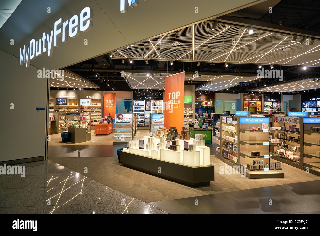 Duty free shop munich airport Fotos und Bildmaterial in hoher