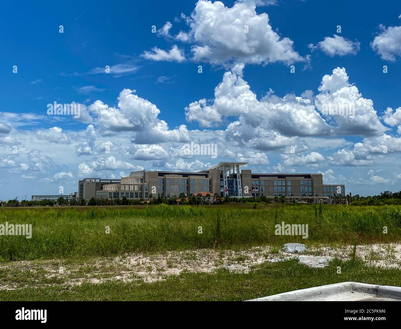 Orlando, FL/USA-7/1/20: Das Orlando VA Medical Center. Veterans Affairs Hospitals sind Teil des United States Department of Veterans Affairs. Stockfoto