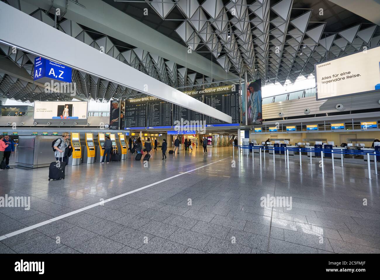 Vorabend Check In Frankfurt Flughafen www.alamy.de
