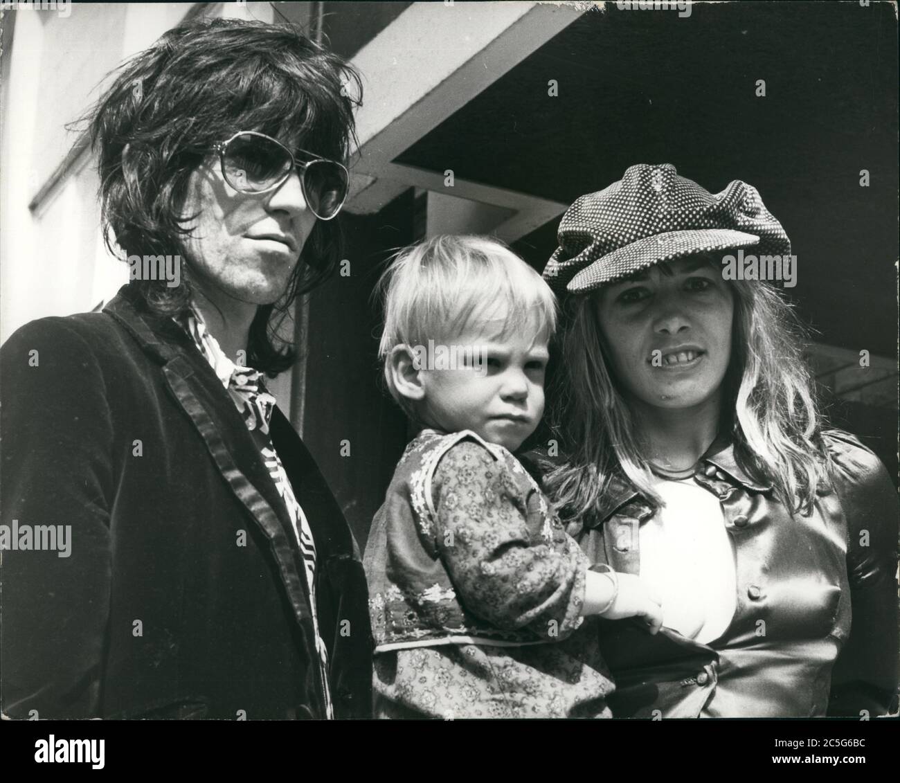 06. Jun. 1973 Rolling Stone Gitarrist KEITH RICHARDS mit Freundin, ANITA PALLENBERG und ihrem