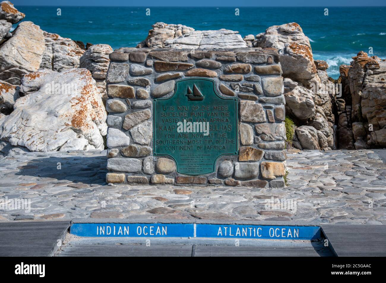 Kap Agulhas, die geographische Südspitze des afrikanischen Kontinents und der Beginn der Trennlinie zwischen dem Atlantik und dem Indischen Ozean, Sout Stockfoto