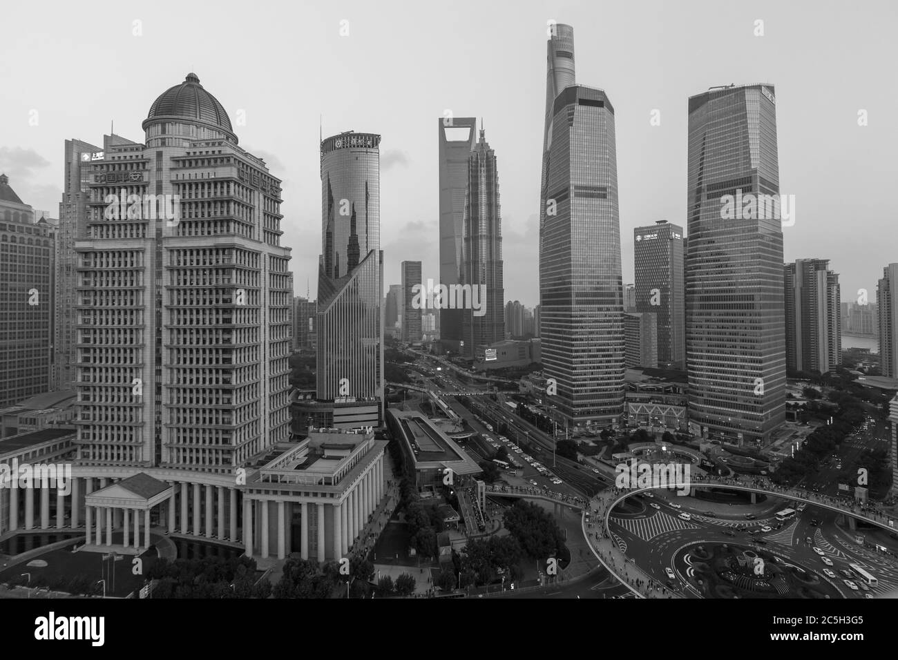 Wolkenkratzer in Shanghai Pudong Stockfoto