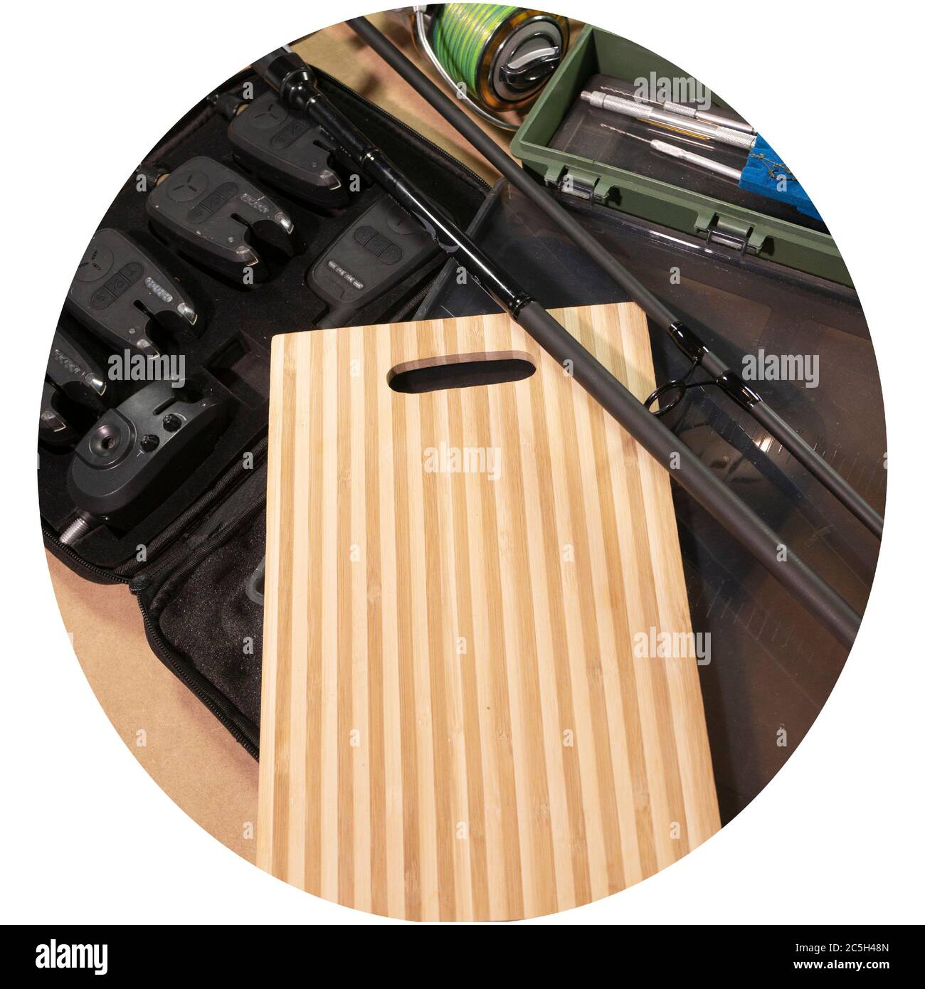 Angelabenteuer, Karpfenfischen. Angelkarpfen Angeltechnik. Gear Logo Isolate Stockfoto