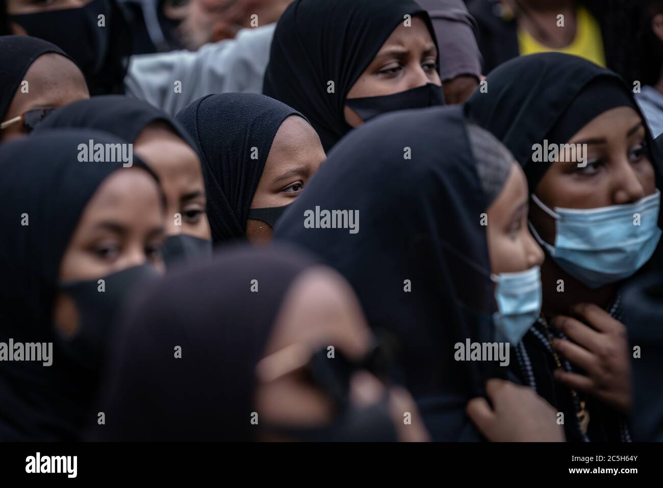 Hunderte versammeln sich für den von Back Lives Matter unterstützten Protest "Gerechtigkeit für Shukri Abdi". London, Großbritannien. Stockfoto