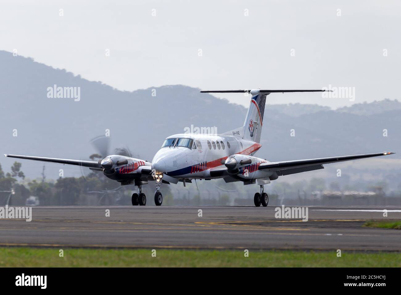 Ambulance Victoria Hawker Beechcraft B200C King Air Ambulance Aircraft VH-VAE bei Ankunft am Avalon Airport. Stockfoto