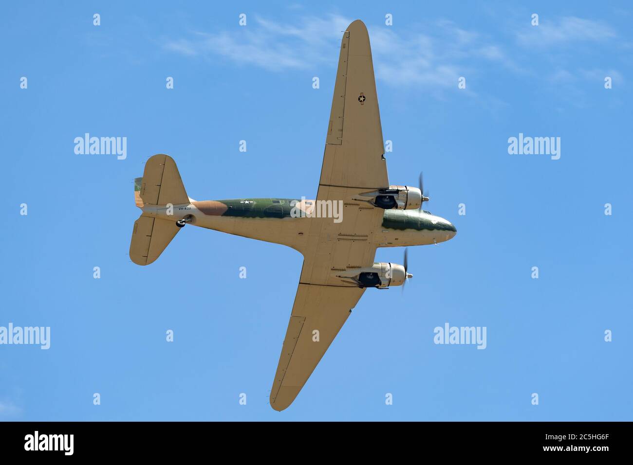 Ehemalige United States Air Force Douglas C 47b Zweimotorige Flugzeuge Wahrend Des Vietnamkrieges Fur Missionen Von Der Aufstandsbekampfung Auf General Cargo Tr Stockfotografie Alamy