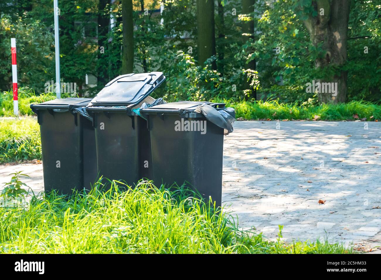 Behalter Mull Entsorgung Stockfotos Und Bilder Kaufen Alamy